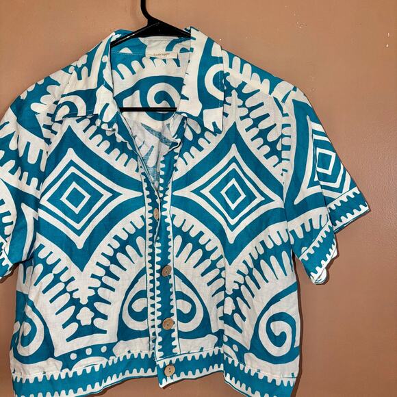 Haute Hippie Women's Short Sleeve Button Down Graphic Polo Tee - Size Medium - Picture 7 of 10